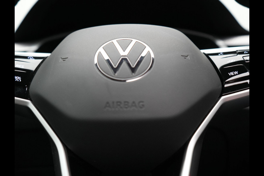 Volkswagen Arteon Shooting Brake 1.4 TSI eHybrid R-Line Business+ Plug In Hybrid 218pk Dealer O.H PHEV | Panodak | Trekhaak af Fabriek | Adaptive Cruise |  Lederen Sportstoelen Massage & Memory | 360 Camera | Head Up | Stuurverwarming | Virtual | BLIS |
