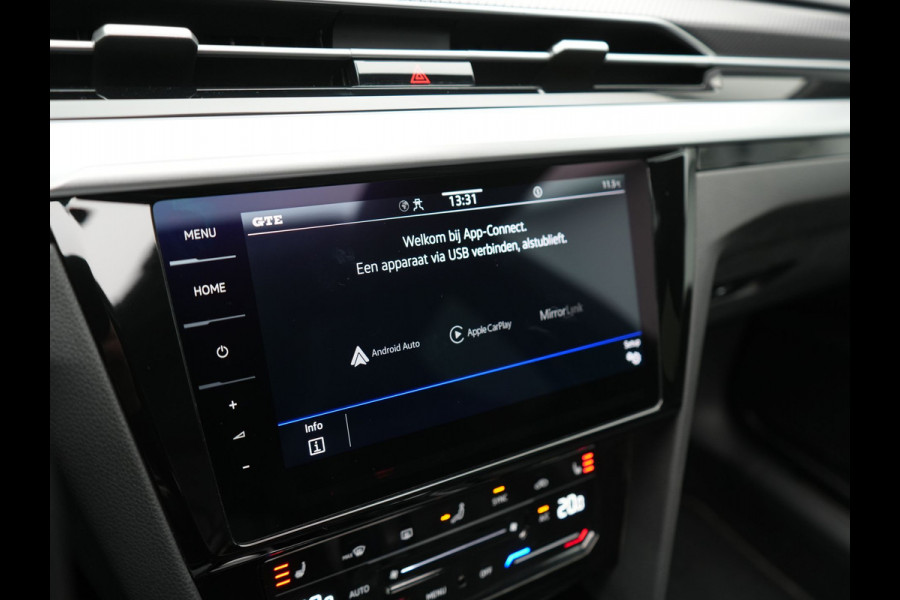 Volkswagen Arteon Shooting Brake 1.4 TSI eHybrid R-Line Business+ Plug In Hybrid 218pk Dealer O.H PHEV | Panodak | Trekhaak af Fabriek | Adaptive Cruise |  Lederen Sportstoelen Massage & Memory | 360 Camera | Head Up | Stuurverwarming | Virtual | BLIS |