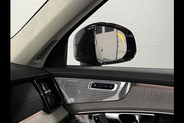 Volvo XC90 2.0 T8 Plug-in hybrid AWD Ultra Dark Luchtvering | Massage | Bowers & Wilkins | Trekhaak | Adapt. Cruise | Stoelventilatie | 22" wielen | 360 camera | Head-up