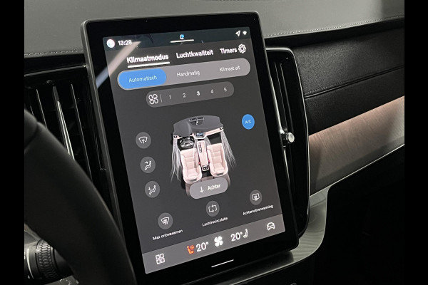 Volvo XC90 2.0 T8 Plug-in hybrid AWD Ultra Dark Luchtvering | Massage | Bowers & Wilkins | Trekhaak | Adapt. Cruise | Stoelventilatie | 22" wielen | 360 camera | Head-up