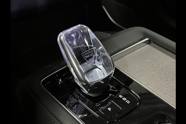 Volvo XC90 2.0 T8 Plug-in hybrid AWD Ultra Dark Luchtvering | Massage | Bowers & Wilkins | Trekhaak | Adapt. Cruise | Stoelventilatie | 22" wielen | 360 camera | Head-up