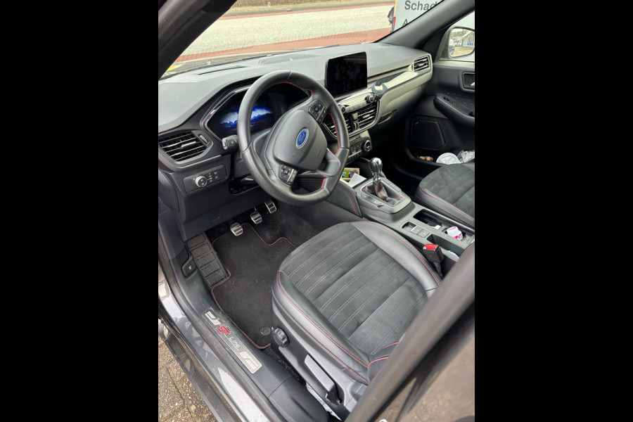 Ford Kuga 1.5 EcoBoost ST-Line X 150pk | Afneembare Trekhaak | Winterpack | B&O Audio | 1.800kg Trekgewicht |