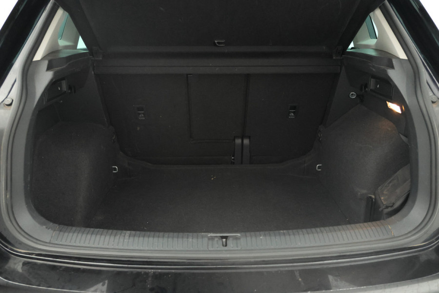 Volkswagen Tiguan 1.5 TSI Elegance Automaat, Volleder, Digital Dash