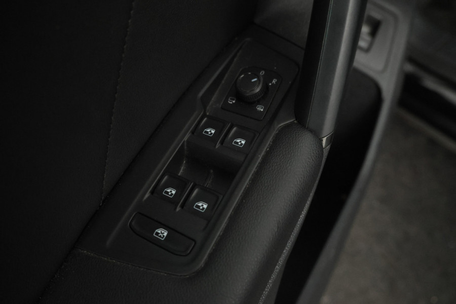 Volkswagen Tiguan 1.5 TSI Elegance Automaat, Volleder, Digital Dash
