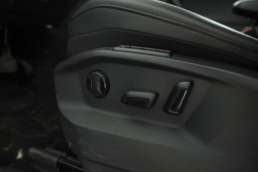 Volkswagen Tiguan 1.5 TSI Elegance Automaat, Volleder, Digital Dash