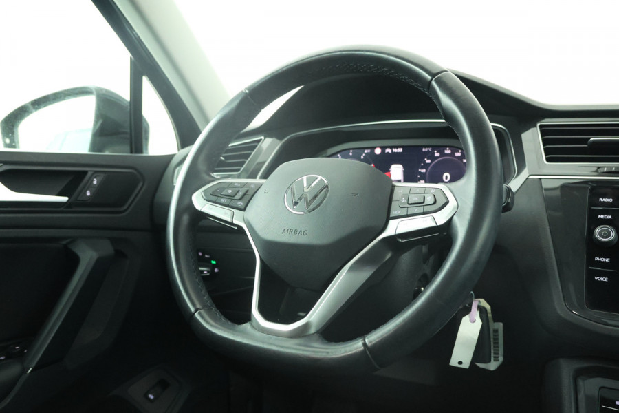 Volkswagen Tiguan 1.5 TSI Elegance Automaat, Volleder, Digital Dash