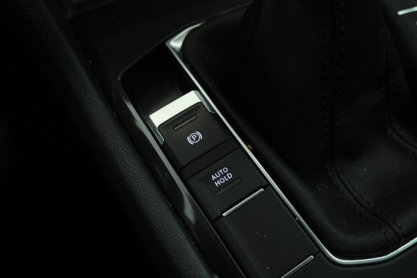 Volkswagen Tiguan 1.5 TSI Elegance Automaat, Volleder, Digital Dash