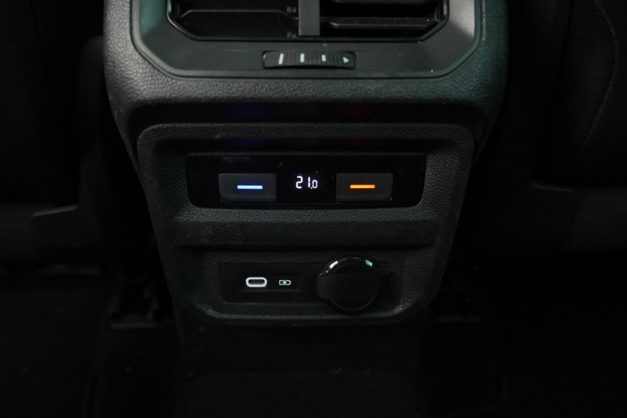 Volkswagen Tiguan 1.5 TSI Elegance Automaat, Volleder, Digital Dash