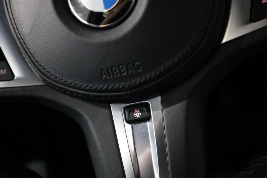 BMW 1-serie M135i xDrive 306+PK M-PERFORMANCE/LED/VIRTUAL/SFEER/PANO/LEER+S.VERWARMING/CAM/LMV/ACC/ECC/12 MND GARANTIE!