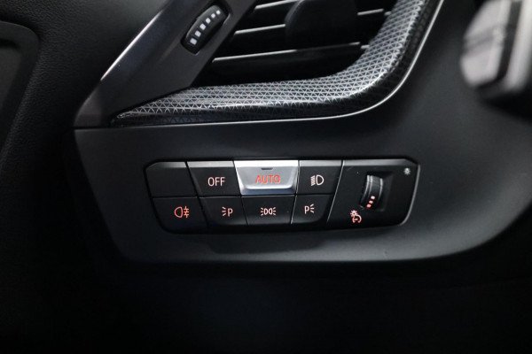 BMW 1-serie M135i xDrive 306+PK M-PERFORMANCE/LED/VIRTUAL/SFEER/PANO/LEER+S.VERWARMING/CAM/LMV/ACC/ECC/12 MND GARANTIE!