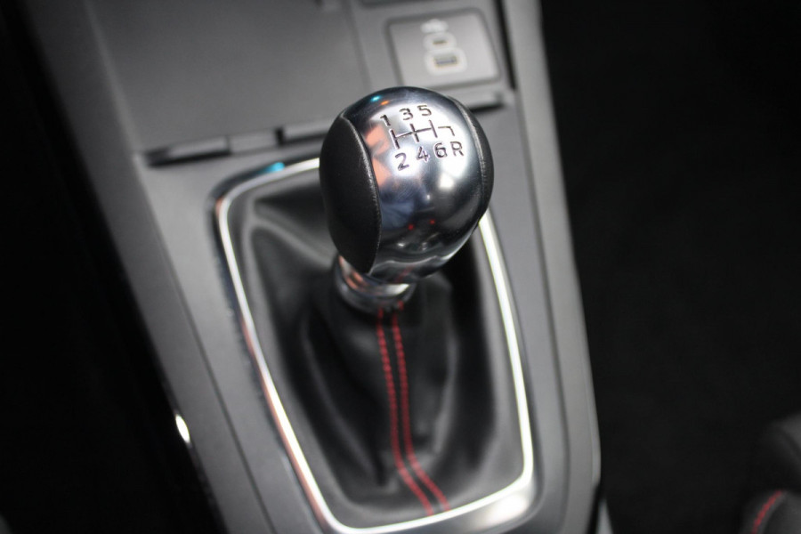 Ford Puma 1.0 EcoBoost Hybrid ST-Line 125pk | Winterpack | SYNC 4 Navigatie | Achteruitrijcamera | Reserve wiel