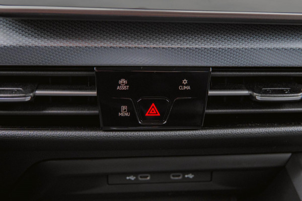 Volkswagen Golf Volkswagen Golf 8.5 1.5 eTSI 150pk Goal Edition Trekhaak|Stoelverw.|Navi|Cruise|Carplay