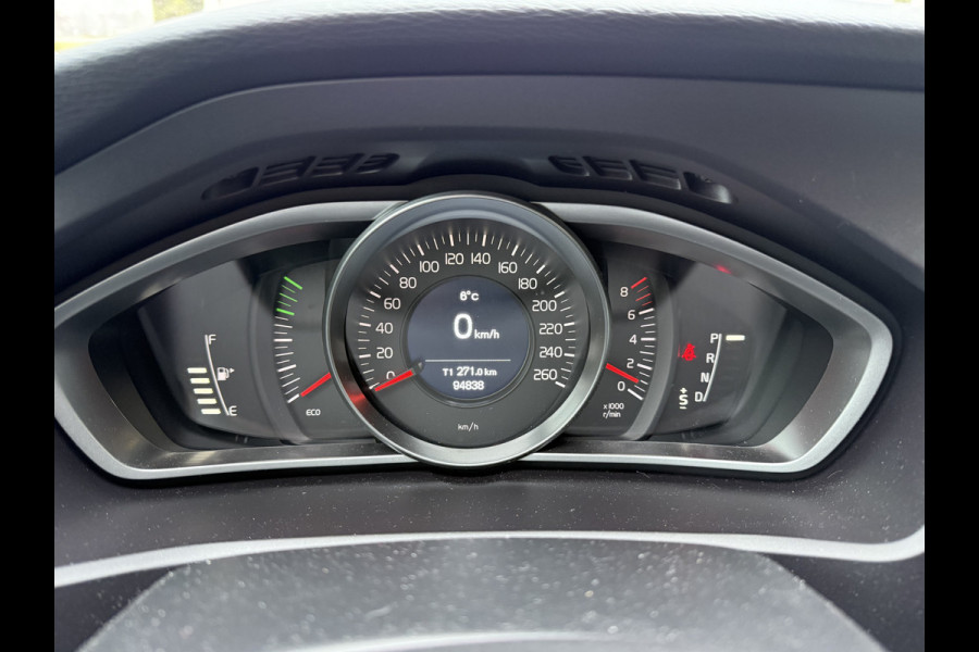 Volvo V40 Cross Country T3 Automaat Summum ** Navigatie ** Business Pack ** Stoelverwarming