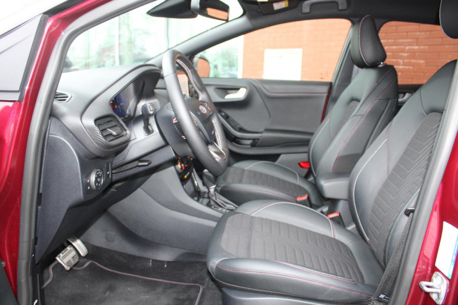 Ford Puma 1.0 EcoBoost Hybrid ST-Line X | Automaat 125pk | Vivid Ruby Edition | Stoelverwarming | Adaptive cruise control | Bang&Olufsen | Half leder | Camera | Elektrische achterklep