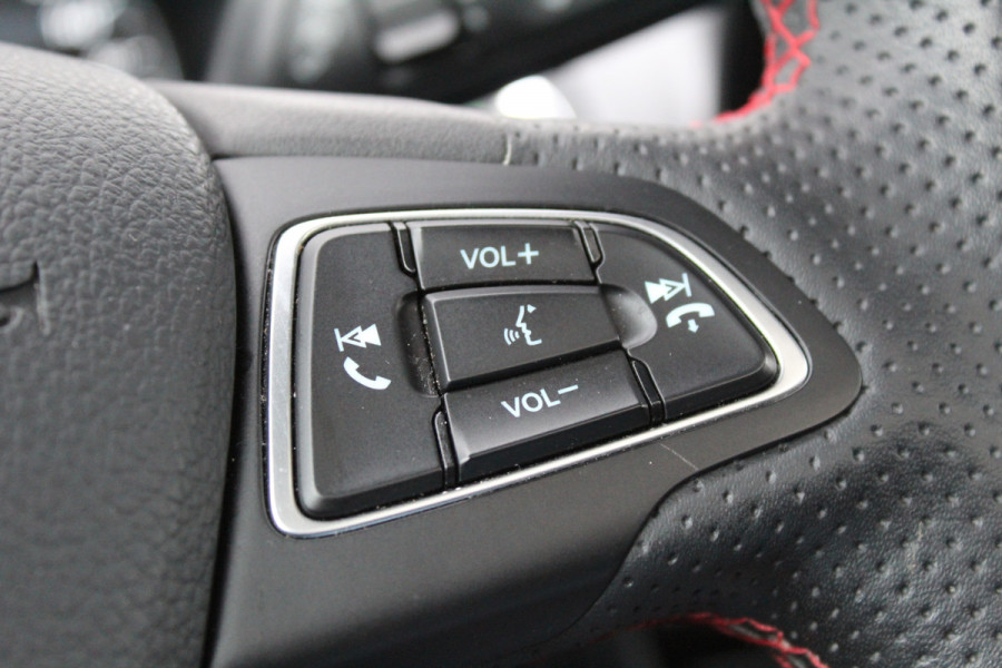 Ford EcoSport 1.0 EcoBoost 125PK ST-Line | Schuif/Kantel dak | Trekhaak | B&O | BLIS | Navigatie