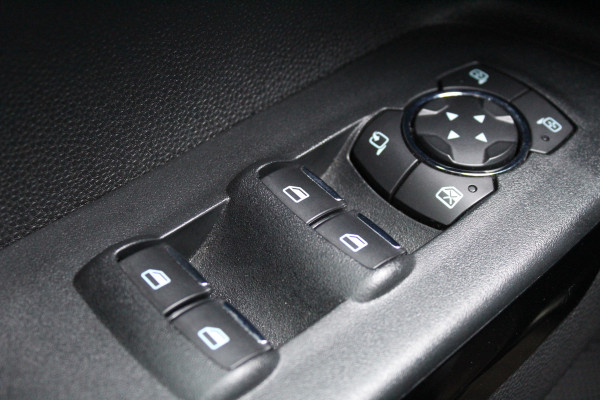 Ford EcoSport 1.0 EcoBoost 125PK ST-Line | Schuif/Kantel dak | Trekhaak | B&O | BLIS | Navigatie