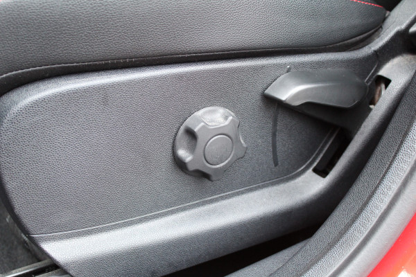 Ford EcoSport 1.0 EcoBoost 125PK ST-Line | Schuif/Kantel dak | Trekhaak | B&O | BLIS | Navigatie