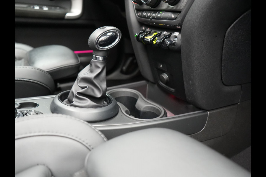 MINI Countryman 1.5 Cooper S E ALL4 MINI Yours Plug In Hybrid 220pk Dealer O.H PHEV | Panodak | Adaptive Cruise | Head Up | Lederen Sportstoelen Verwarmd | 19"L.M | Camera | Sfeerverlichting | Keyless | Apple Carplay |