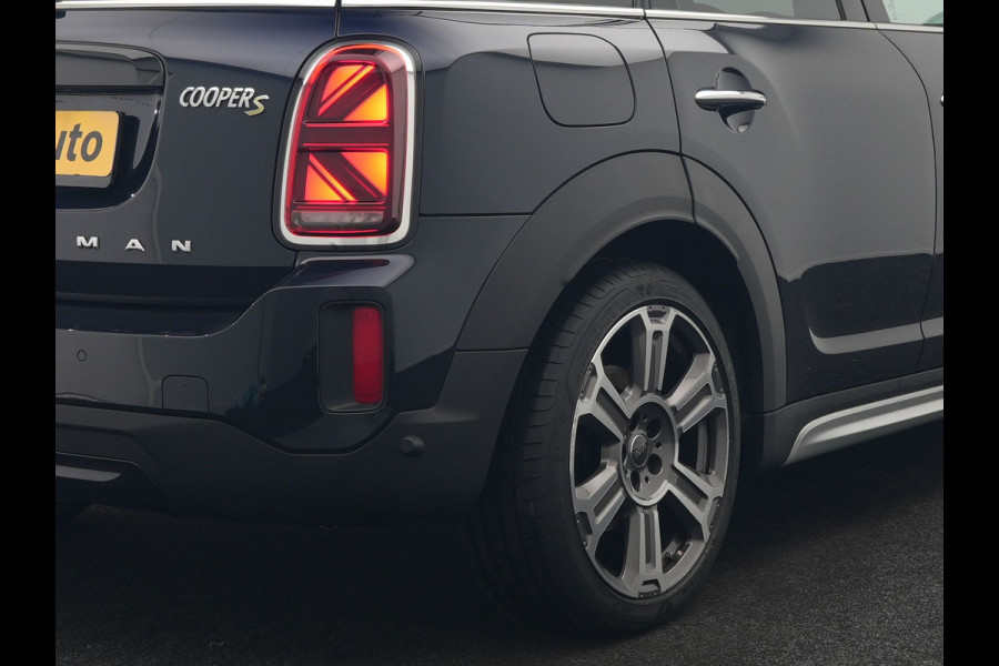 MINI Countryman 1.5 Cooper S E ALL4 MINI Yours Plug In Hybrid 220pk Dealer O.H PHEV | Panodak | Adaptive Cruise | Head Up | Lederen Sportstoelen Verwarmd | 19"L.M | Camera | Sfeerverlichting | Keyless | Apple Carplay |