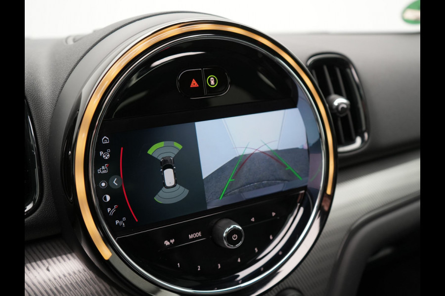 MINI Countryman 1.5 Cooper S E ALL4 MINI Yours Plug In Hybrid 220pk Dealer O.H PHEV | Panodak | Adaptive Cruise | Head Up | Lederen Sportstoelen Verwarmd | 19"L.M | Camera | Sfeerverlichting | Keyless | Apple Carplay |
