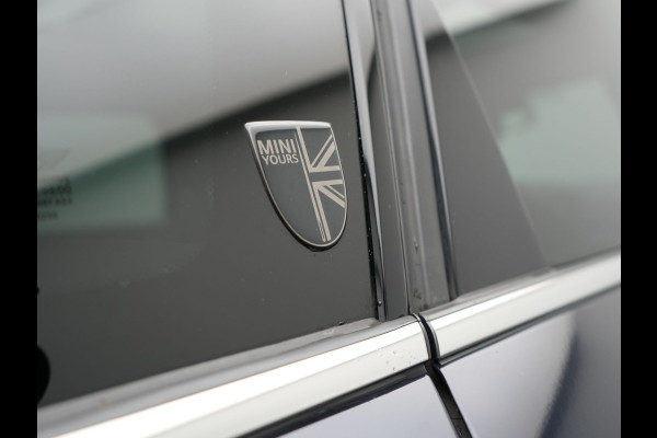 MINI Countryman 1.5 Cooper S E ALL4 MINI Yours Plug In Hybrid 220pk Dealer O.H PHEV | Panodak | Adaptive Cruise | Head Up | Lederen Sportstoelen Verwarmd | 19"L.M | Camera | Sfeerverlichting | Keyless | Apple Carplay |