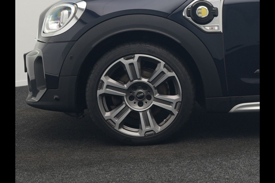 MINI Countryman 1.5 Cooper S E ALL4 MINI Yours Plug In Hybrid 220pk Dealer O.H PHEV | Panodak | Adaptive Cruise | Head Up | Lederen Sportstoelen Verwarmd | 19"L.M | Camera | Sfeerverlichting | Keyless | Apple Carplay |