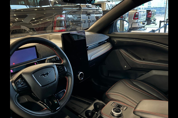 Ford Mustang Mach-E Extended AWD 98 kWh PANO, B&O, 360, ACC