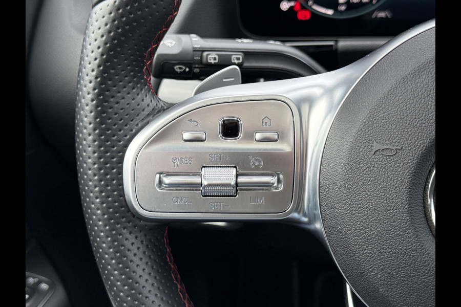 Mercedes-Benz GLA 200 Business Solution AMG | Pano | Memory | MultiBeam LED | Camera | 19 inch