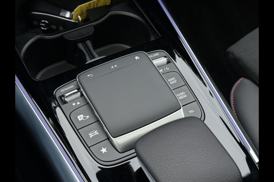 Mercedes-Benz GLA 200 Business Solution AMG | Pano | Memory | MultiBeam LED | Camera | 19 inch