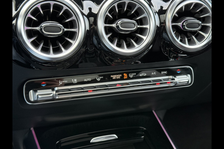 Mercedes-Benz GLA 200 Business Solution AMG | Pano | Memory | MultiBeam LED | Camera | 19 inch