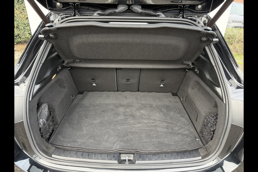 Mercedes-Benz GLA 200 Business Solution AMG | Pano | Memory | MultiBeam LED | Camera | 19 inch