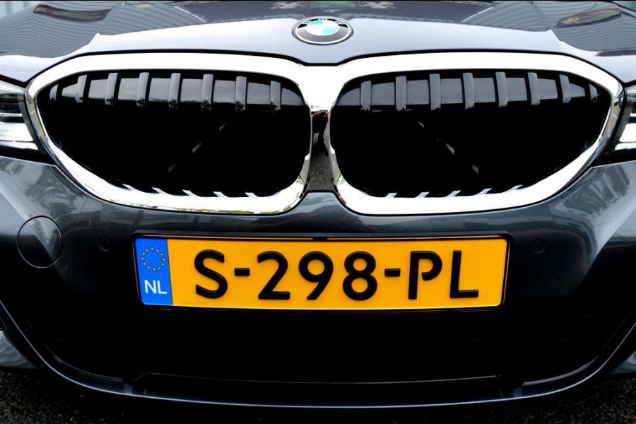 BMW 3-serie 330e High Executive AUT 292PK LED/LEER/NAV/LMV19
