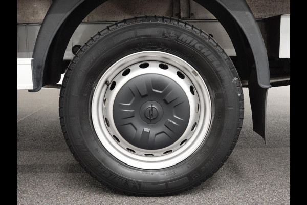 Opel Movano 2.3 Turbo L3H1 Bakwagen Bakwagen Meubelbak met Laadklep Airco Cruise Control Navigatie Zijdeur