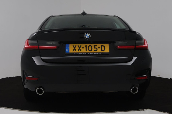 BMW 3-serie 330i Executive Edition (ACHTERUITRIJCAMERA, NAVIGATIE, HEAD-UP DISPLAY, PARKEERSENSOREN, DEALER ONDERHOUDEN)