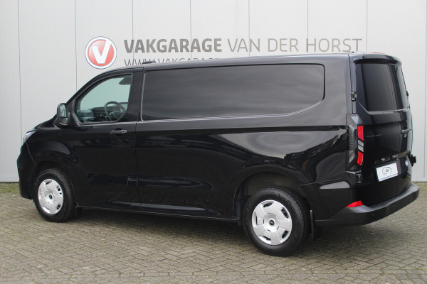 Ford Transit Custom 320 2.0-136 pk TDCI L1H1 Trend. Fabrieksgarantie t/m 23-06-2028 ! Adaptieve Cruise Control, Side- en lane assist, Navigatie, Camera, PDC V+A, LED verlichting, laadruimte bekleed etc.