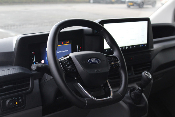 Ford Transit Custom 320 2.0-136 pk TDCI L1H1 Trend. Fabrieksgarantie t/m 23-06-2028 ! Adaptieve Cruise Control, Side- en lane assist, Navigatie, Camera, PDC V+A, LED verlichting, laadruimte bekleed etc.
