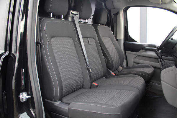 Ford Transit Custom 320 2.0-136 pk TDCI L1H1 Trend. Fabrieksgarantie t/m 23-06-2028 ! Adaptieve Cruise Control, Side- en lane assist, Navigatie, Camera, PDC V+A, LED verlichting, laadruimte bekleed etc.
