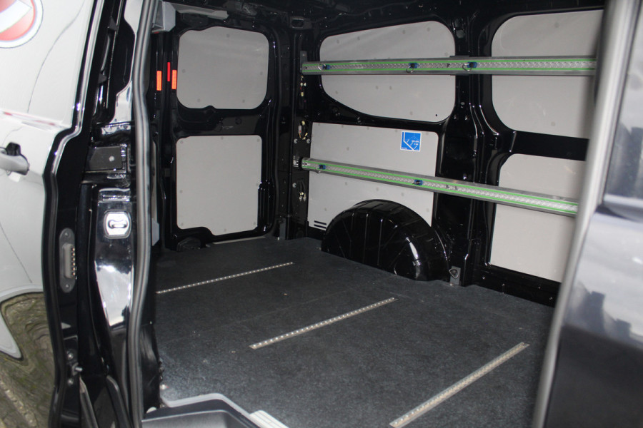 Ford Transit Custom 320 2.0-136 pk TDCI L1H1 Trend. Fabrieksgarantie t/m 23-06-2028 ! Adaptieve Cruise Control, Side- en lane assist, Navigatie, Camera, PDC V+A, LED verlichting, laadruimte bekleed etc.