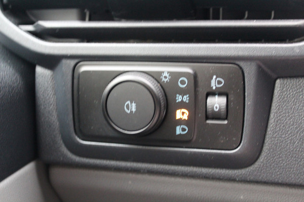 Ford Transit Custom 320 2.0-136 pk TDCI L1H1 Trend. Fabrieksgarantie t/m 23-06-2028 ! Adaptieve Cruise Control, Side- en lane assist, Navigatie, Camera, PDC V+A, LED verlichting, laadruimte bekleed etc.