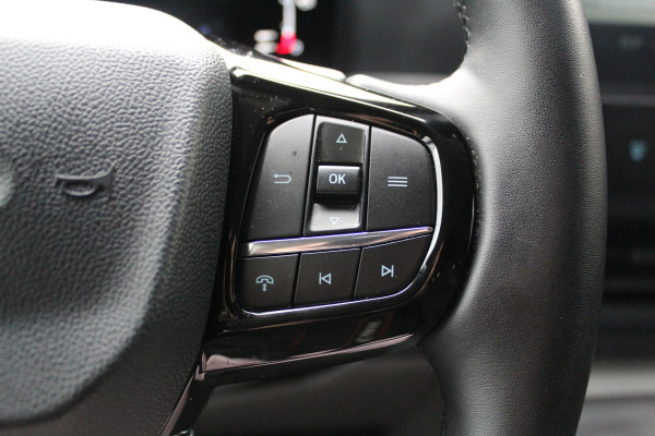 Ford Transit Custom 320 2.0-136 pk TDCI L1H1 Trend. Fabrieksgarantie t/m 23-06-2028 ! Adaptieve Cruise Control, Side- en lane assist, Navigatie, Camera, PDC V+A, LED verlichting, laadruimte bekleed etc.