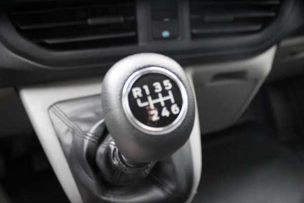 Ford Transit Custom 320 2.0-136 pk TDCI L1H1 Trend. Fabrieksgarantie t/m 23-06-2028 ! Adaptieve Cruise Control, Side- en lane assist, Navigatie, Camera, PDC V+A, LED verlichting, laadruimte bekleed etc.