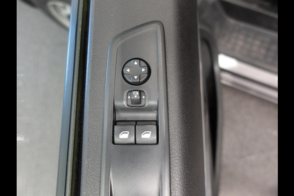 Opel Vivaro 145pk Automaat L3H1 Edition Dubbele Cabine Airco Cruise control Navigatie Trekhaak Carplay Parkeersensoren