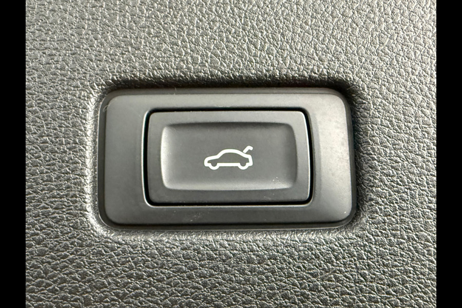 Audi Q8 55 TFSI quattro Pro Line Plus /BlackPACK/Luchtvering/PANO/ MATRIX LED/ 22INCH/ BANG&OLUFSEN/TREKHAAK