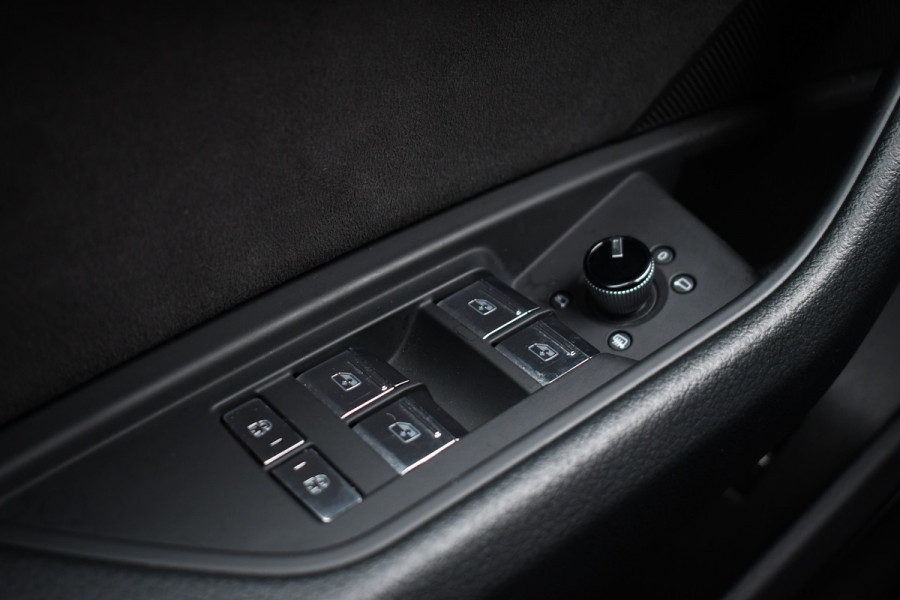 Audi e-tron 55 quattro S-Edition Pano ACC HUD B&O 23inch Softclose