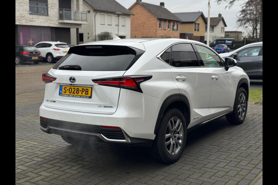 Lexus NX 300h AWD Luxury Line | Facelift, Panoramadak, Leer, Stoelverwarming, Groot scherm, Navigatie, Adaptive cruise control, 18 inch