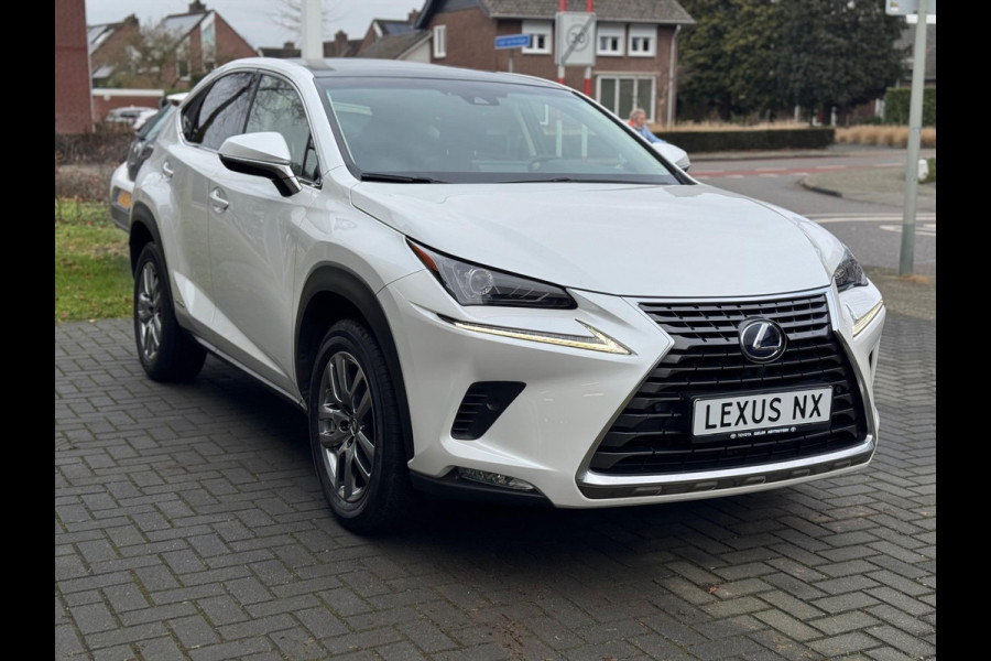 Lexus NX 300h AWD Luxury Line | Facelift, Panoramadak, Leer, Stoelverwarming, Groot scherm, Navigatie, Adaptive cruise control, 18 inch