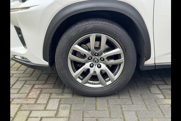 Lexus NX 300h AWD Luxury Line | Facelift, Panoramadak, Leer, Stoelverwarming, Groot scherm, Navigatie, Adaptive cruise control, 18 inch
