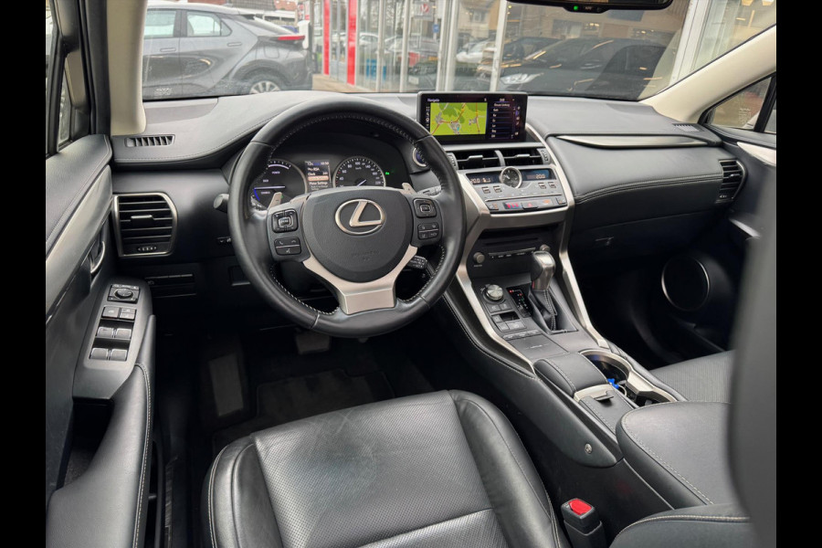 Lexus NX 300h AWD Luxury Line | Facelift, Panoramadak, Leer, Stoelverwarming, Groot scherm, Navigatie, Adaptive cruise control, 18 inch