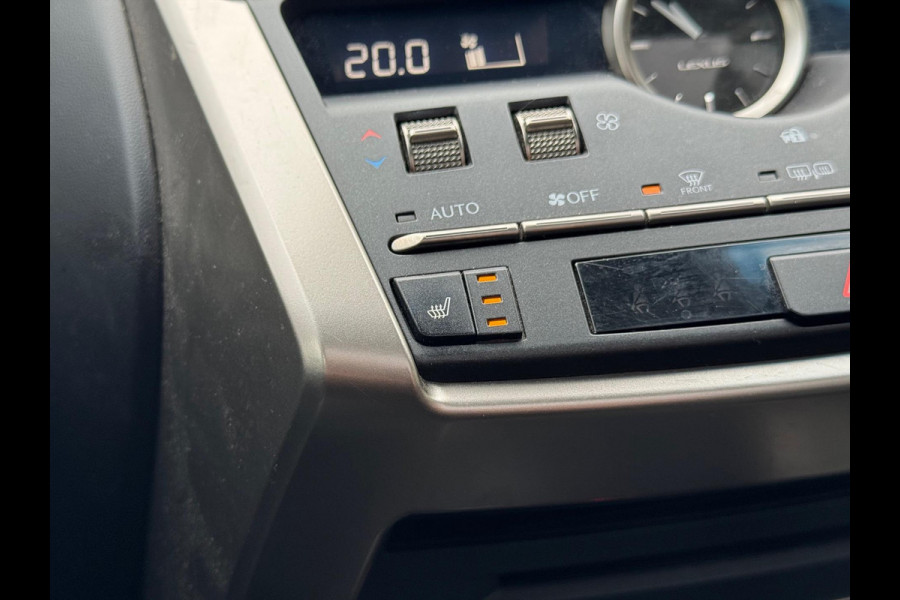 Lexus NX 300h AWD Luxury Line | Facelift, Panoramadak, Leer, Stoelverwarming, Groot scherm, Navigatie, Adaptive cruise control, 18 inch