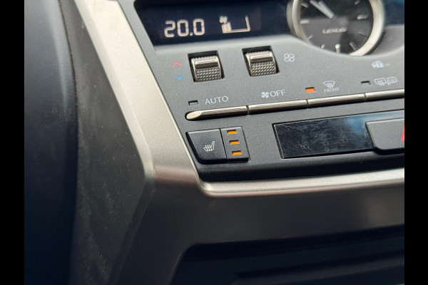 Lexus NX 300h AWD Luxury Line | Facelift, Panoramadak, Leer, Stoelverwarming, Groot scherm, Navigatie, Adaptive cruise control, 18 inch